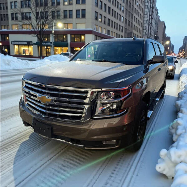 2016 Chevrolet Suburban LT's photo
