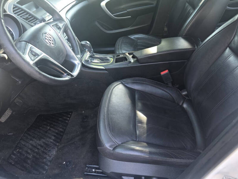 2012 Buick Regal Premium 1