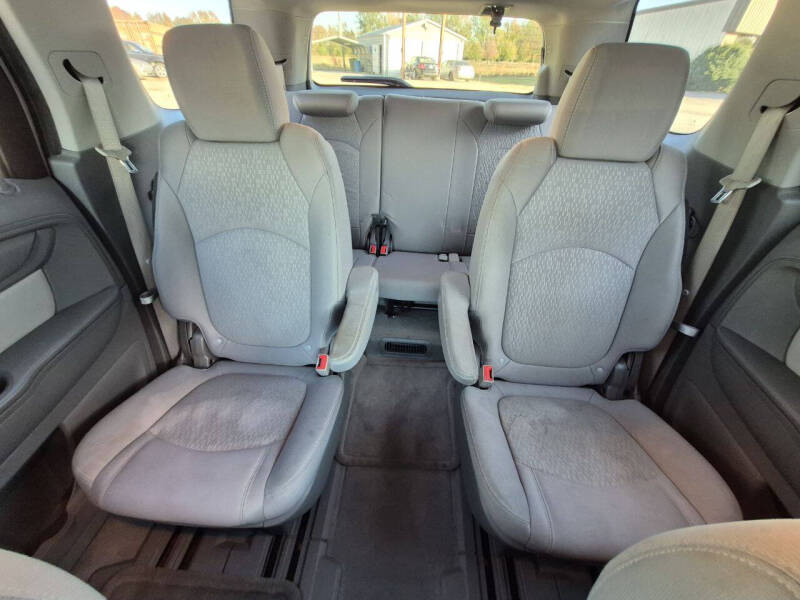 2013 GMC Acadia SLE-2