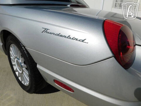 2004 Ford Thunderbird Deluxe
