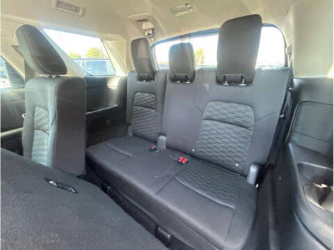 2022 Nissan Pathfinder SV