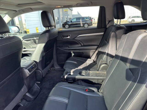 2017 Toyota Highlander SE