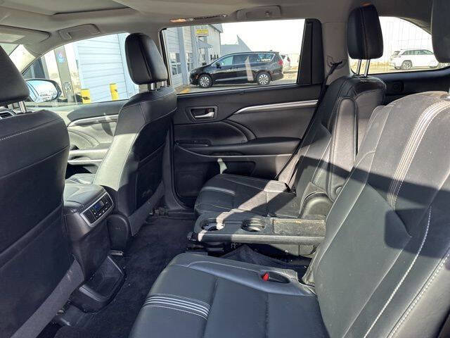 2017 Toyota Highlander SE