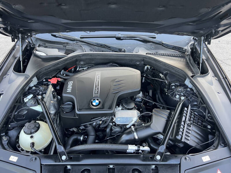 2013 BMW 5 Series 528i