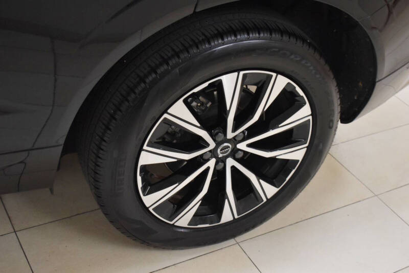 2024 Volvo XC60 B5 Plus Dark Theme