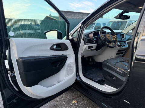 2018 Chrysler Pacifica Touring L