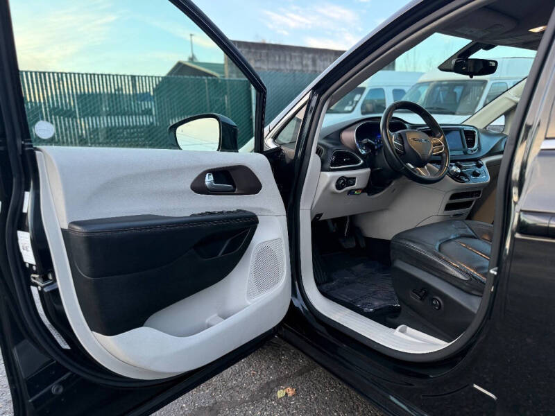 2018 Chrysler Pacifica Touring L