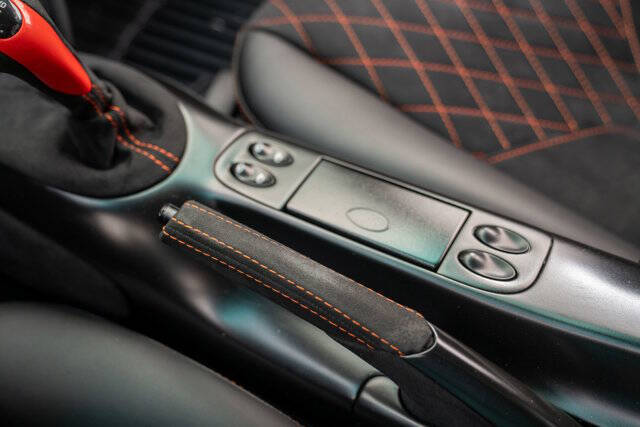 2003 Porsche 911 26