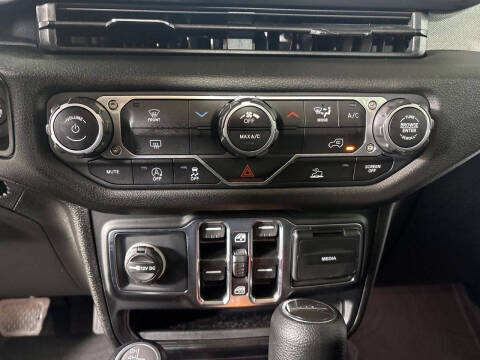 2025 Jeep Gladiator NightHawk