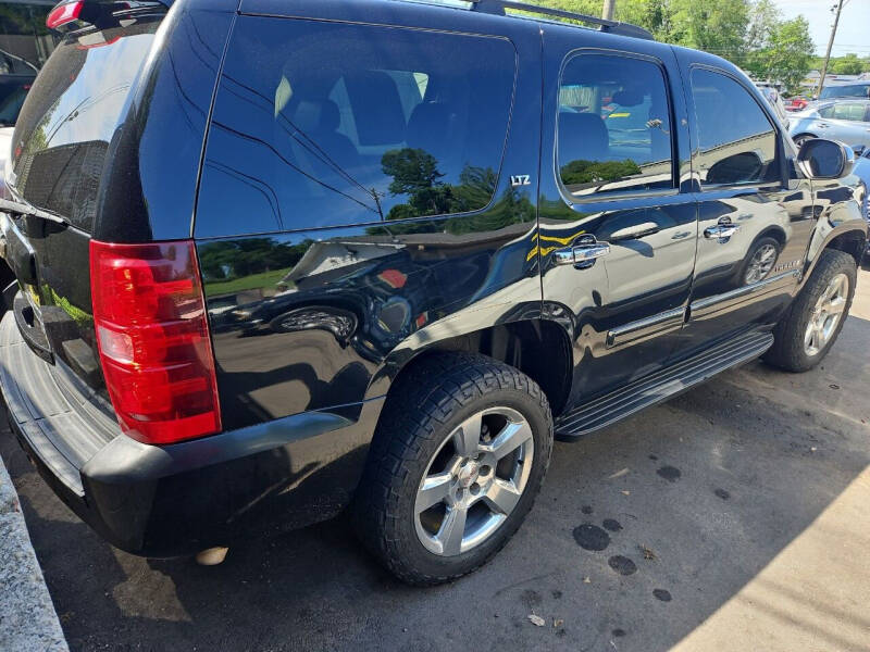 2008 Chevrolet Tahoe LS photo 4