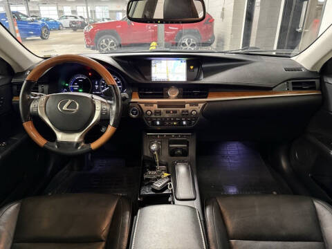 2015 Lexus ES 300h