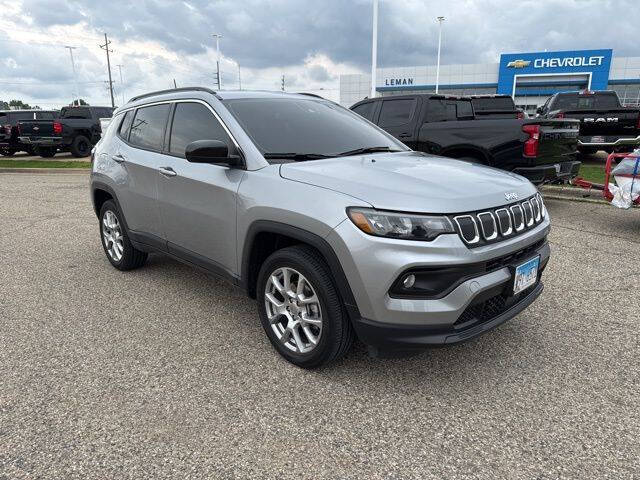 Used 2022 Jeep Compass Latitude Lux with VIN 3C4NJDFB1NT196415 for sale in Bloomington, IL