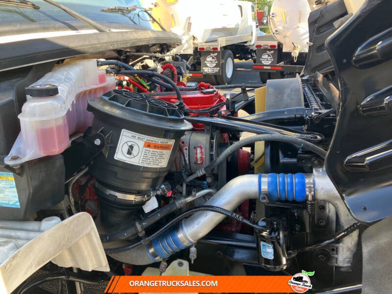 2019 Freightliner M2 106