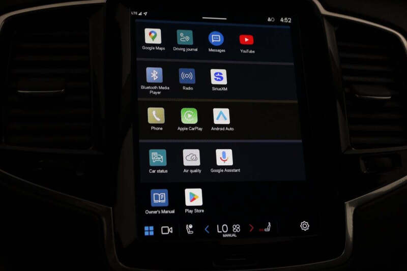 2025 Volvo XC90 B5 Plus Bright Theme