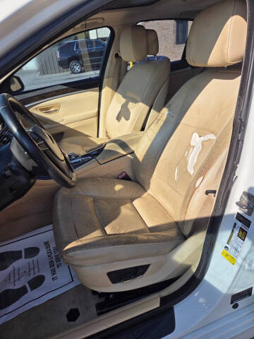 2011 BMW 5 Series 528i