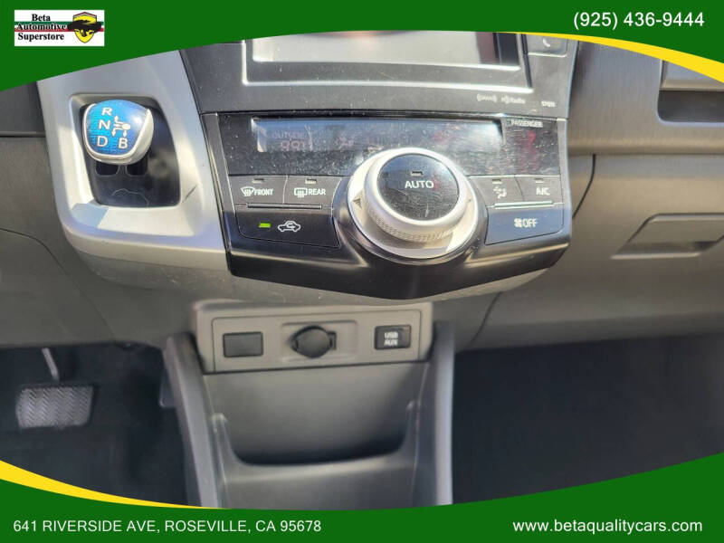 2012 Toyota Prius v Three