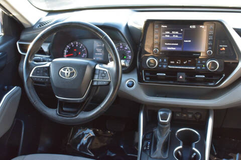 2021 Toyota Highlander LE