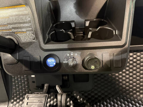 2025 E-Z-GO RXV ELiTE