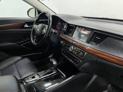 2018 Kia Cadenza Technology