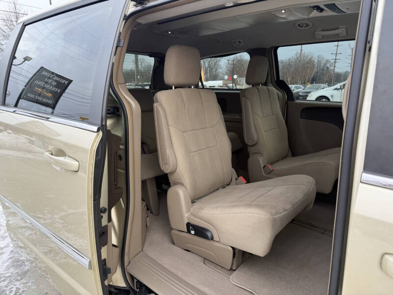 2012 Chrysler Town and Country Touring