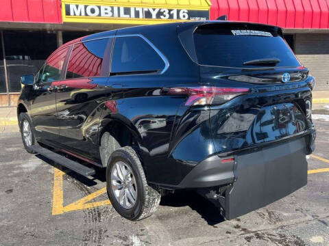 2025 Toyota Sienna LE 8-Passenger