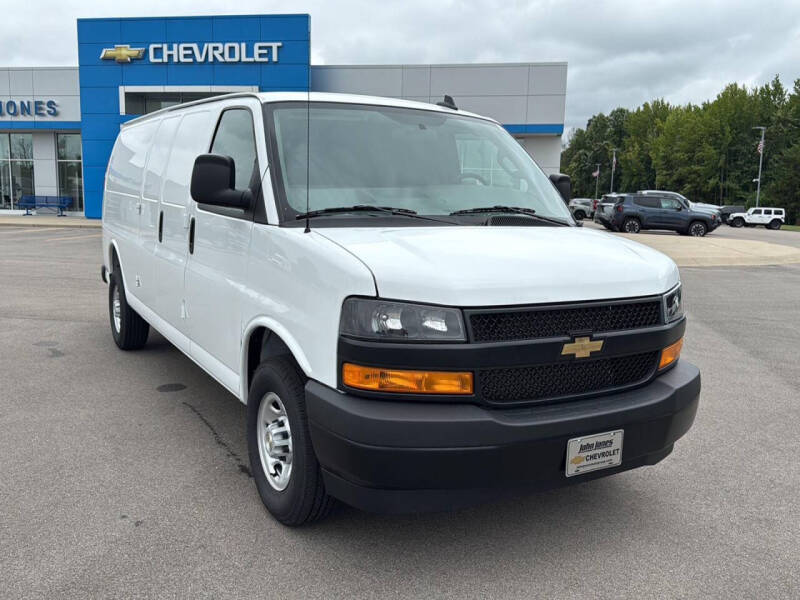 2025 Chevrolet Express 2500