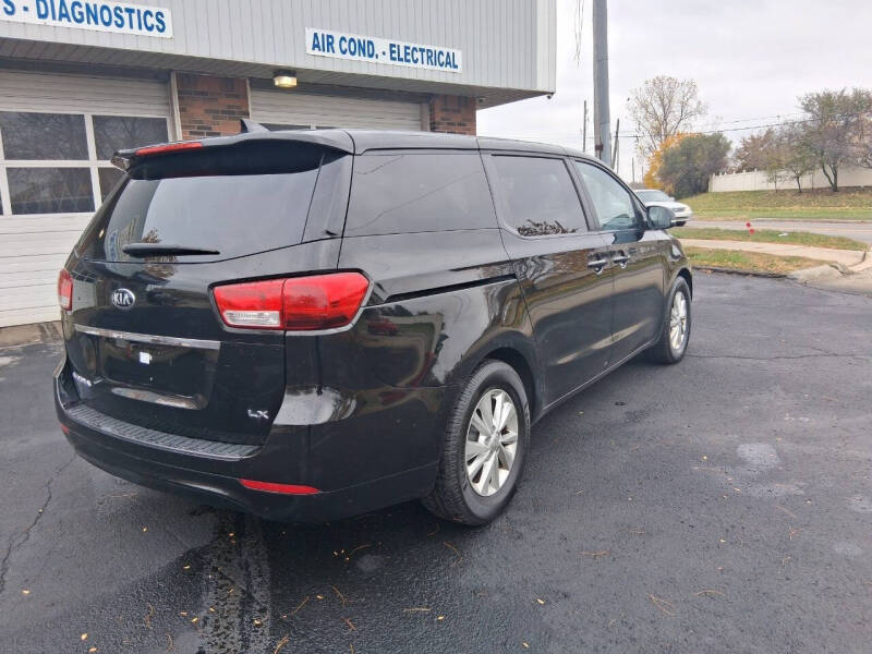 2017 Kia Sedona LX