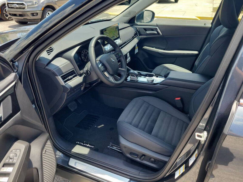 2026 Mitsubishi Outlander SE
