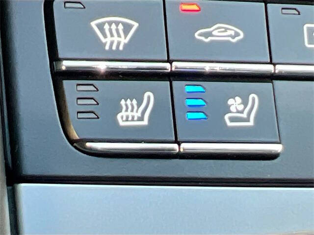 2025 Porsche 718 Cayman Style Edition