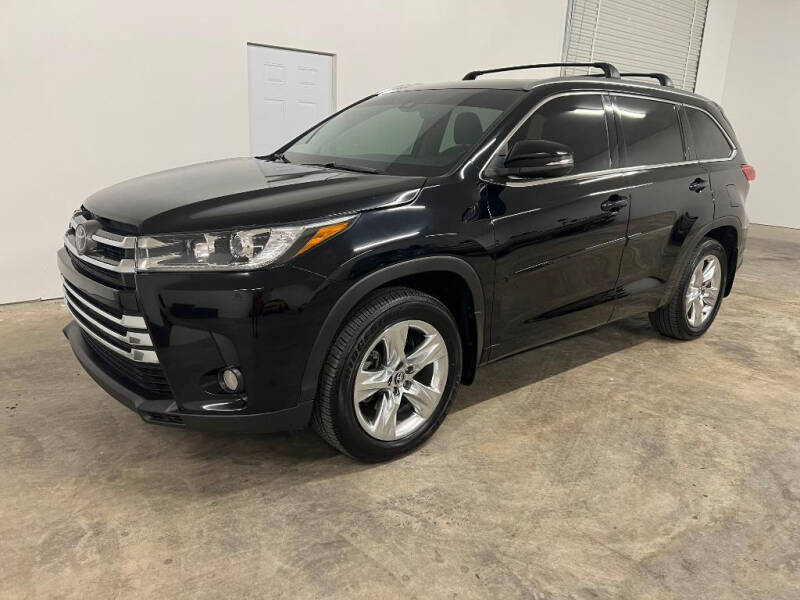 2018 Toyota Highlander for sale at Daniel Used Auto Sales in Dallas GA