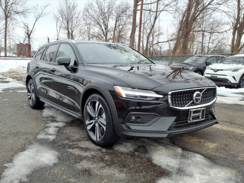 2025 Volvo V60 Cross Country B5 Plus