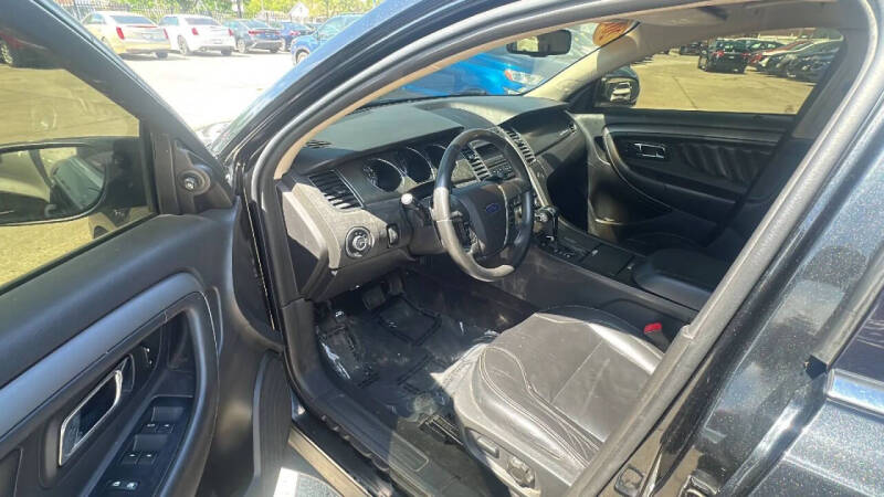 2011 Ford Taurus SEL