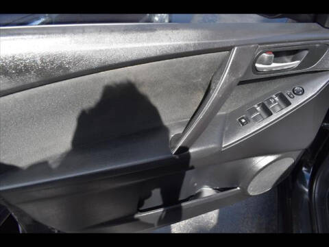 2013 Mazda MAZDA3 i SV