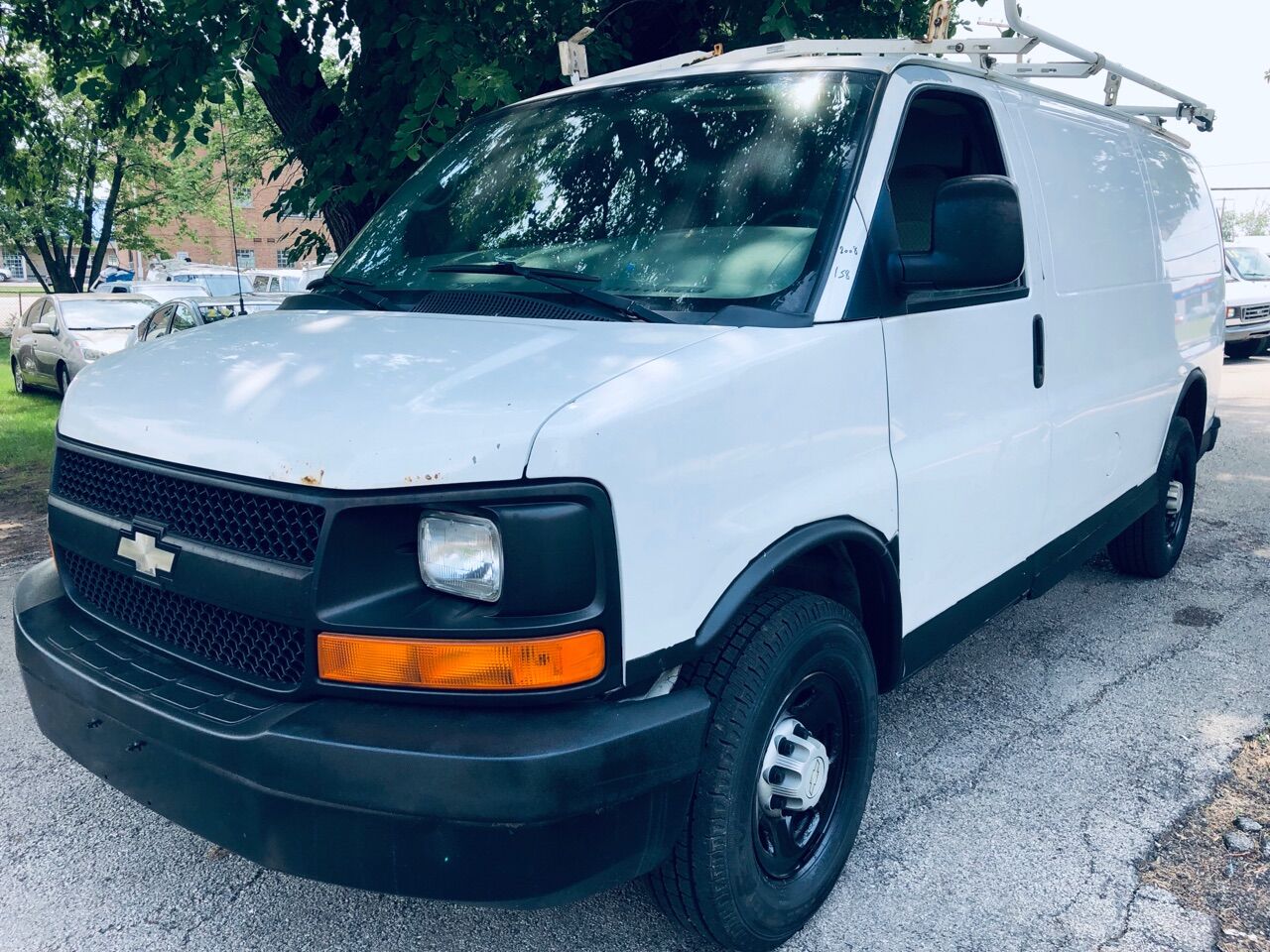White 2008 CHEVROLET EXPRESS CARGO for sale in Bridgeview, IL Photo 4