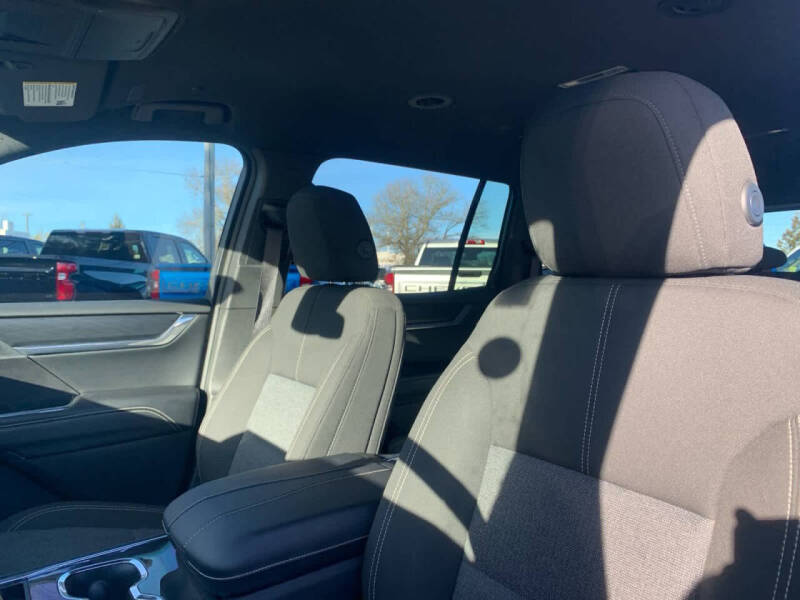 2025 GMC Acadia Elevation