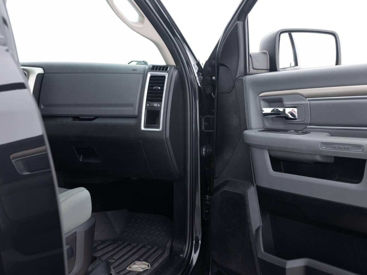 Used Car 2015 Ram 1500  Outdoorsman 4x4 4dr Crew Cab 6.3 Ft. Sb Pickup For Sale Under $20,000 In Coal City, Illinois