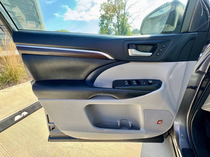 2016 Toyota Highlander Limited