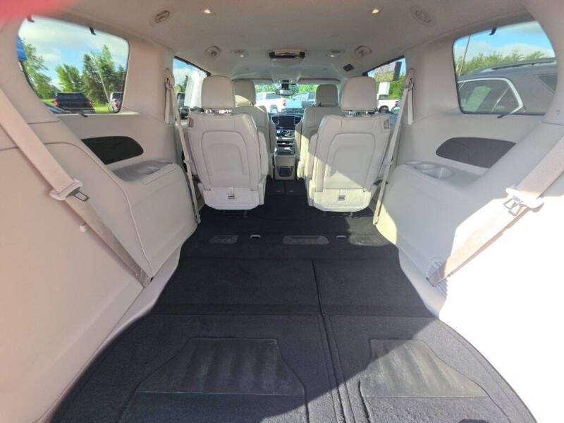 2017 Chrysler Pacifica Touring-L