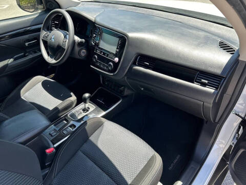 2019 Mitsubishi Outlander ES