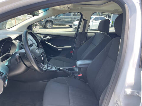 2016 Ford Focus SE Photo