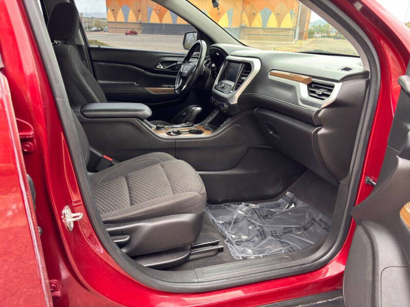 2017 GMC Acadia SLE-2