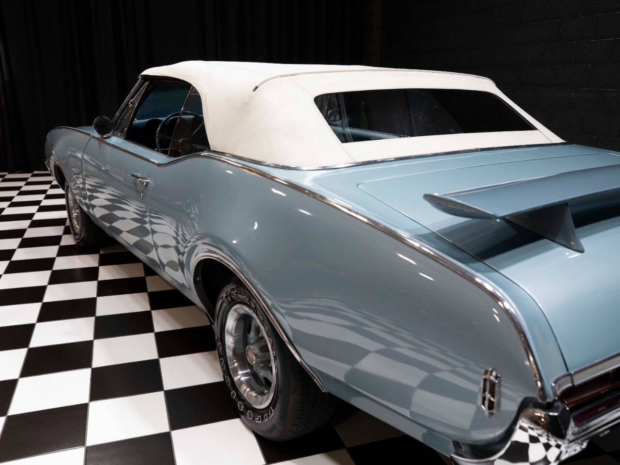1968 Oldsmobile Cutlass 23