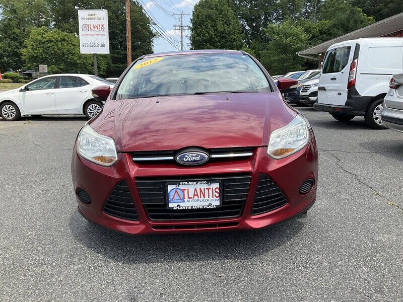 Red 2013 Ford Focus SE SE 4dr Hatchback 2