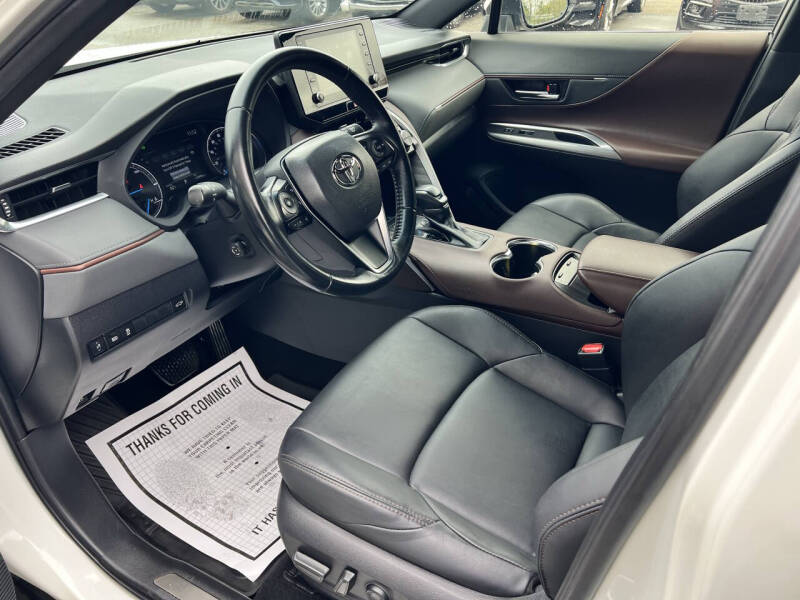 2022 Toyota Venza LE
