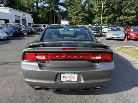 2011 Dodge Charger SE