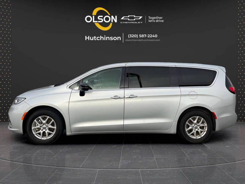 2024 Chrysler Pacifica Touring L