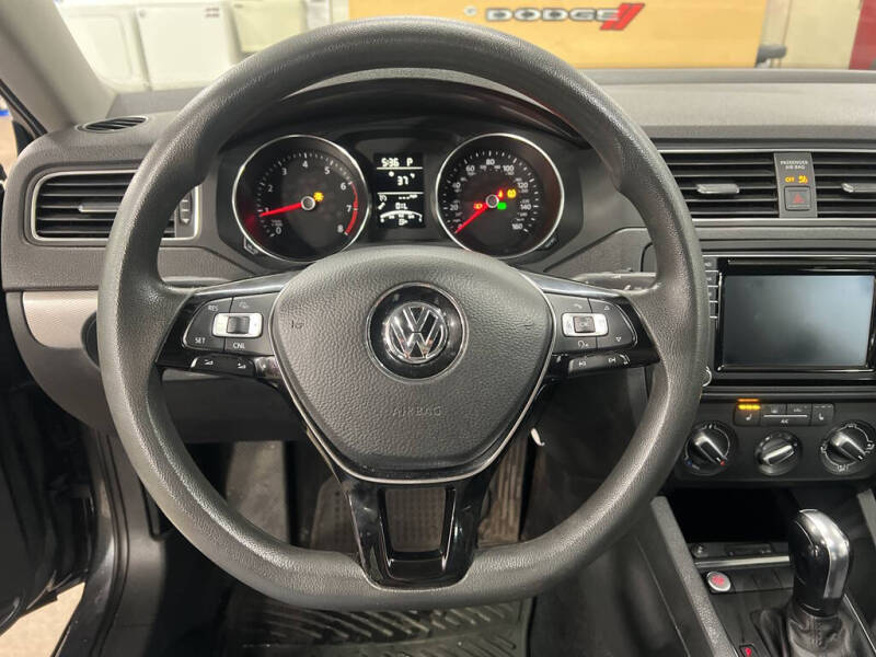 2016 Volkswagen Jetta