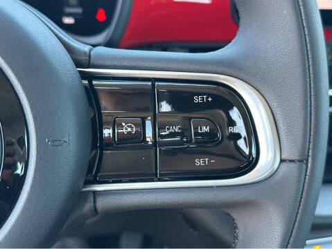 2024 FIAT 500e Inspi(RED)