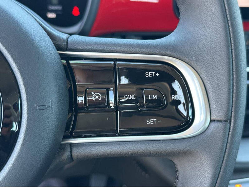 2024 FIAT 500e Inspi(RED)