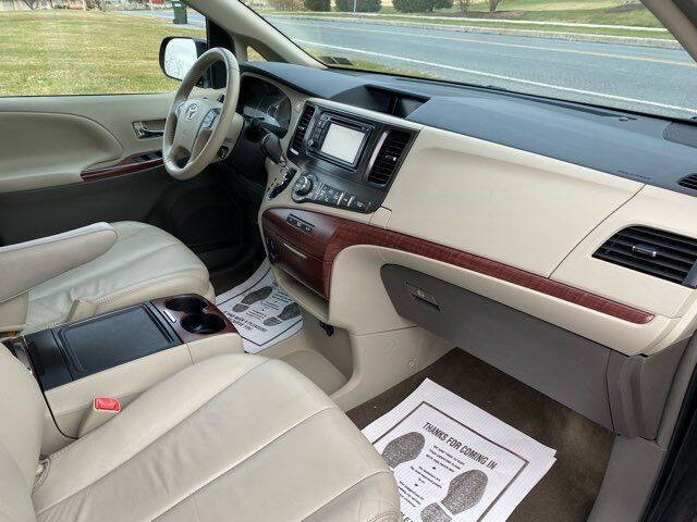 2014 Toyota Sienna XLE 7-Passenger